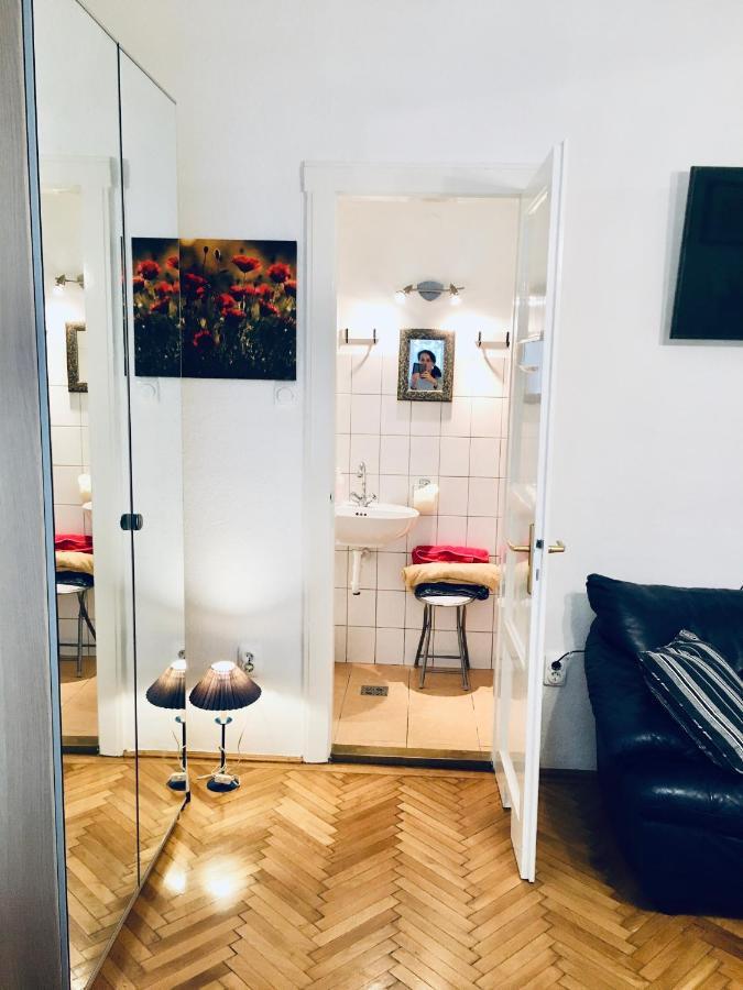 Appartamento Romantic Studio In Budapest 12Th District Close To Mom Park Esterno foto