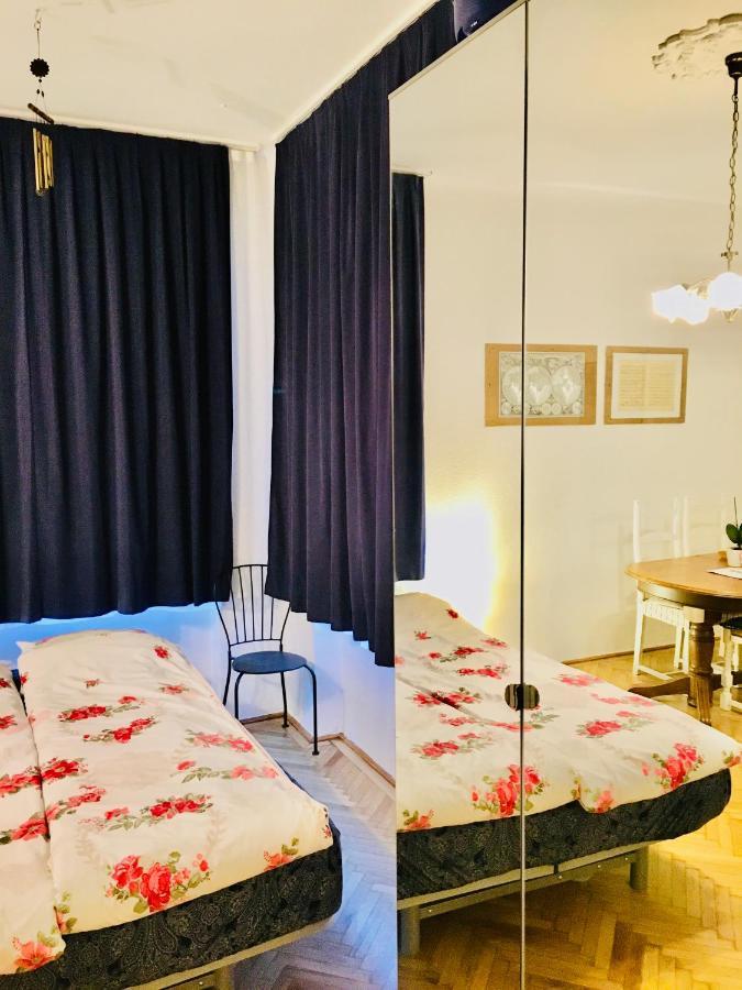 Appartamento Romantic Studio In Budapest 12Th District Close To Mom Park Esterno foto